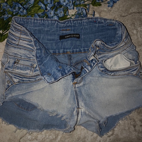 Gogo Star ⭐️ High rise cut offs - Picture 2 of 5